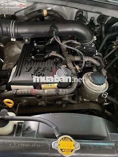 Toyota Innova 2.0E 2015 vàng đồng