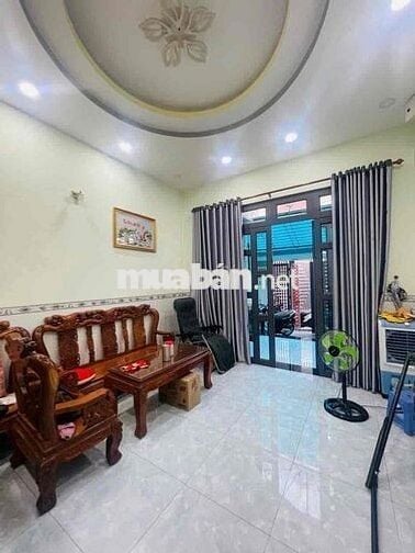 Nhà C4 - 2pn- Cách mt vài Bước Chân - Giá tốt- Vị trí đẹp
