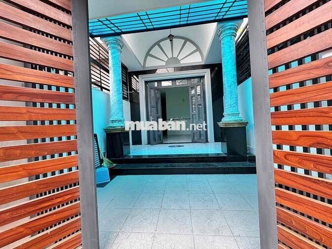 Nhà C4 - 2pn- Cách mt vài Bước Chân - Giá tốt- Vị trí đẹp