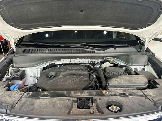 Hyundai Custin 2023 Cao Cấp 2.0T,màu trắng,21000km