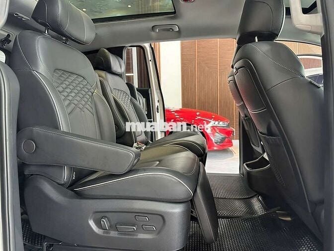 Hyundai Custin 2023 Cao Cấp 2.0T,màu trắng,21000km