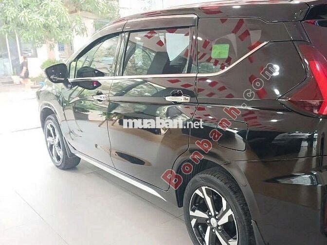 Mitsubishi Xpander Premium 1.5 AT 2022-Màu đen