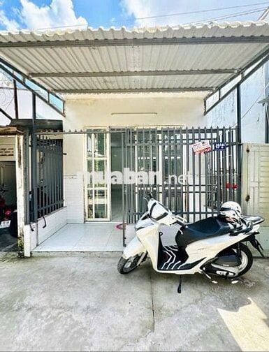 Cần bánnhanh Căn nhà ở Bà Điểm 5 Hóc môn  sổ hồng riêng sẵn 930triệu