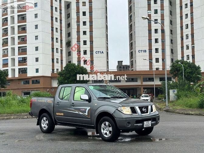 Nissan Navara 2012 LE 2.5MT 4WD - số sàn 2 cầu