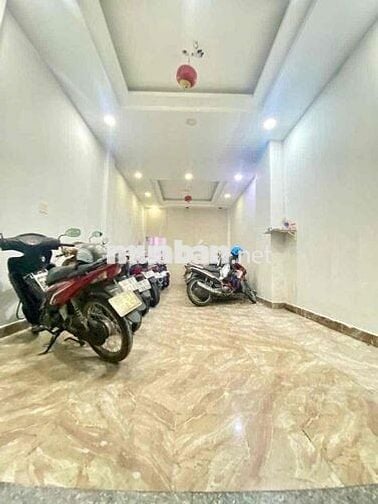 CHDV Gác Lững Cửa Sổ Thoáng Nội Thất Có Sẵn , Miễn Phí Xe