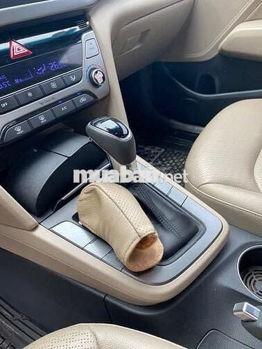 Hyudai Elantra 1.6AT 2016