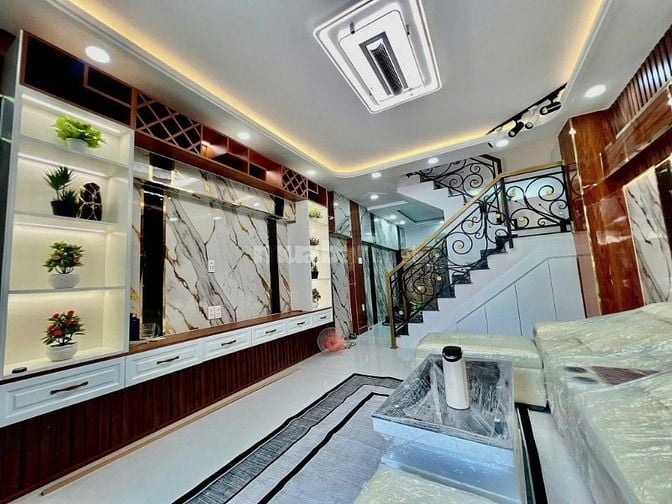 Bán nhà phố đẹp hxh 749 Huỳnh Tấn Phát, phường Phú Thuận, Quận 7,