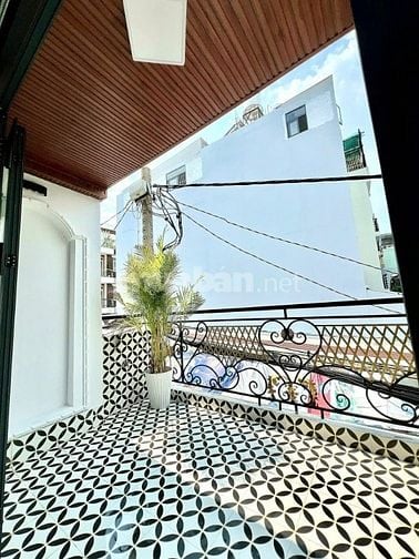 Bán nhà phố đẹp hxh 749 Huỳnh Tấn Phát, phường Phú Thuận, Quận 7,