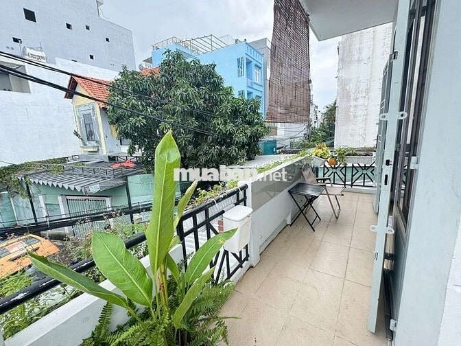 Căn hộ gác ban công thoáng mát , Trần xuân soạn gần cầu nguyễn văn cừ