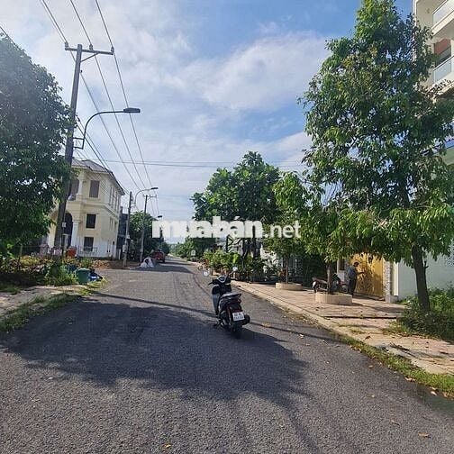 Bán đất 2 mặt tiền trước sau KDC LAVENDER CITY