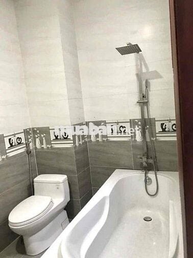 NHÀ CHO THUÊ 3 LẦU CÓ: 6PN NẰM BÊN TRƯỜNG HỌC ĐÔNG HOÀ - DĨ AN
