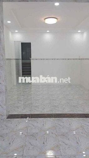 Cho thuê nhà nguyên căn mặt tiền gần chợ Hóc Môn