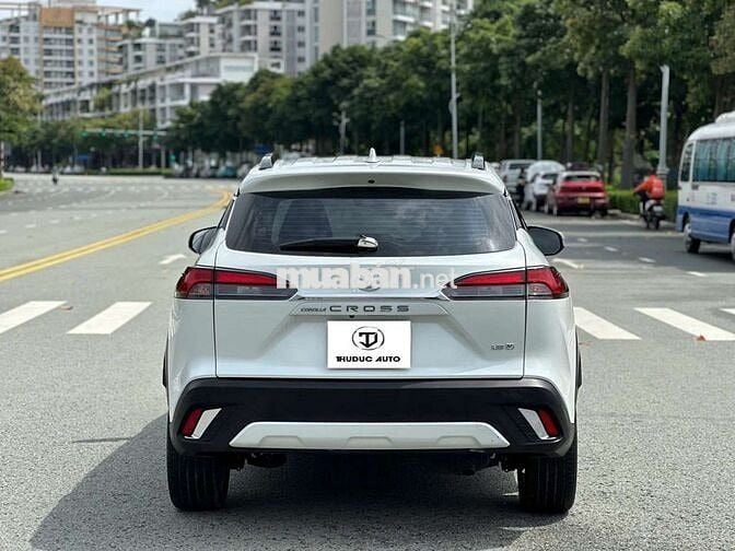 2021 1.8V - 20000 km còn thương lượng