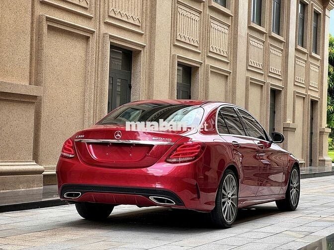 Mercedes C Class C300 AMG 2017  xe đi ít, màu đẹp