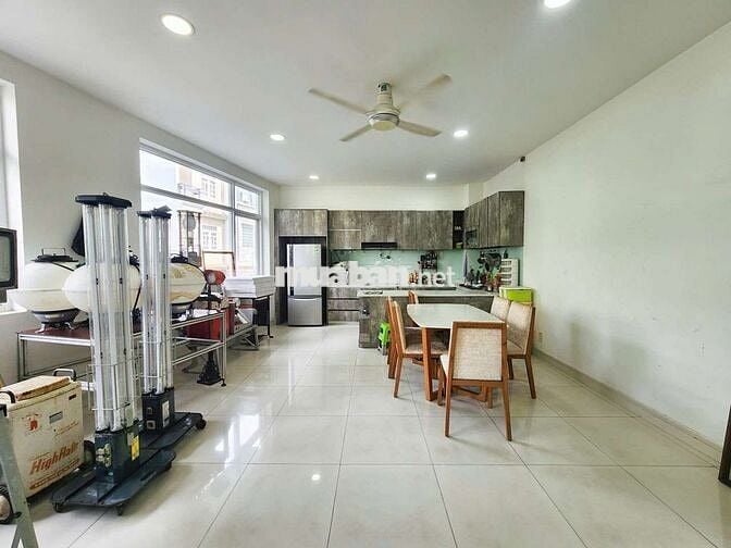 Căn góc đường số Tân quy ngang 5 ,4 tầng lầu ,giá:14,9 tỷ thương lương