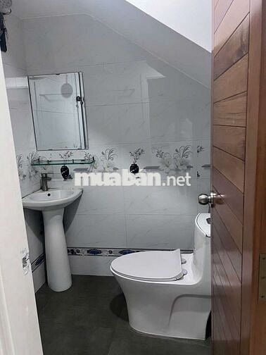 Nhà 1 trệt 1 lầu, 2 phòng ngủ, diện tích 32m2, pháp lý chuẩn