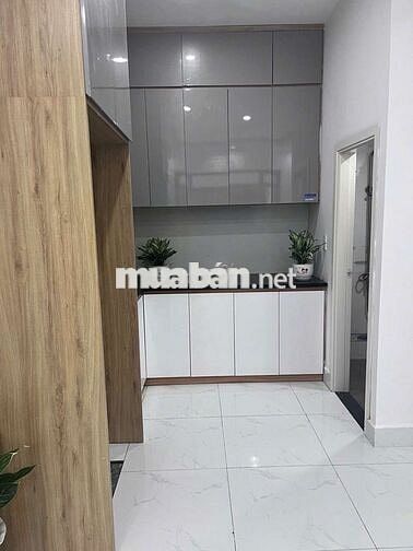 Nhà 1 trệt 1 lầu, 2 phòng ngủ, diện tích 32m2, pháp lý chuẩn