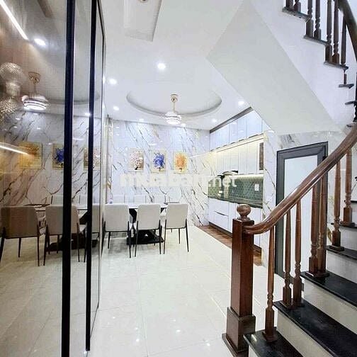 Bán nhà ngõ 147 Tân Mai DT 37m ,4 tầng ,Hơn 9 Tỷ