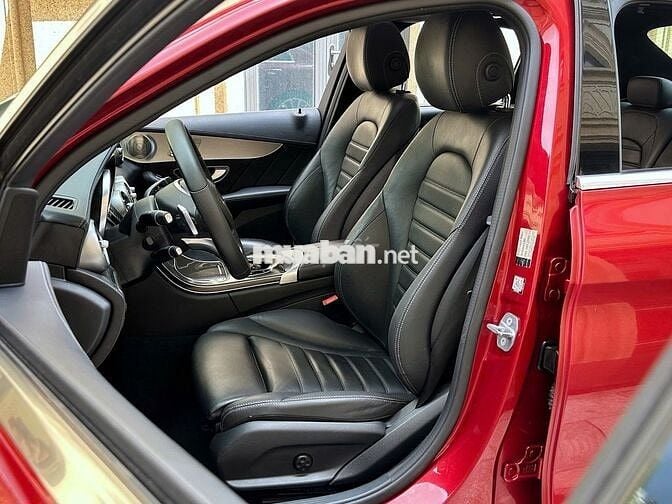 Mercedes C Class C300 AMG 2017  xe đi ít, màu đẹp