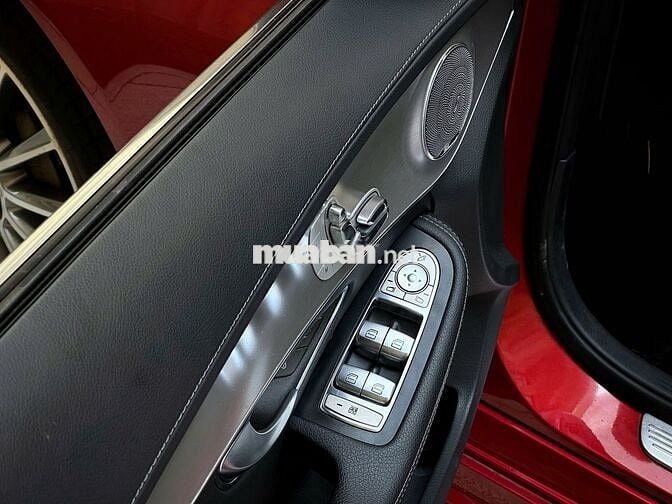 Mercedes C Class C300 AMG 2017  xe đi ít, màu đẹp
