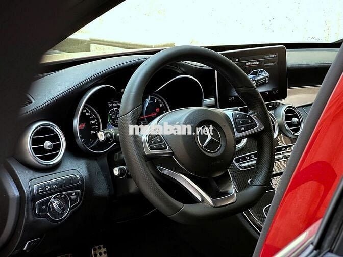 Mercedes C Class C300 AMG 2017  xe đi ít, màu đẹp