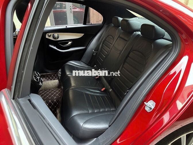 Mercedes C Class C300 AMG 2017  xe đi ít, màu đẹp