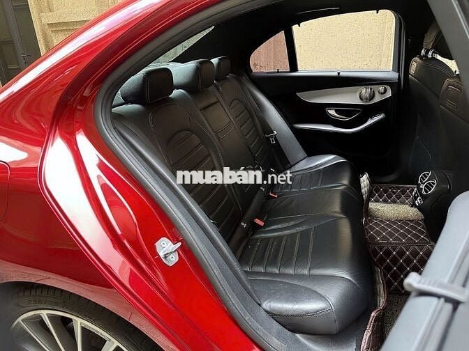 Mercedes C Class C300 AMG 2017  xe đi ít, màu đẹp