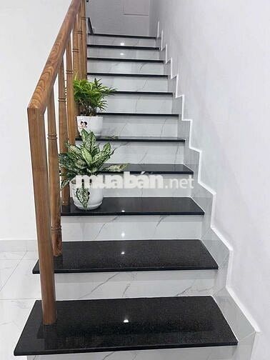 Nhà 1 trệt 1 lầu, 2 phòng ngủ, diện tích 32m2, pháp lý chuẩn
