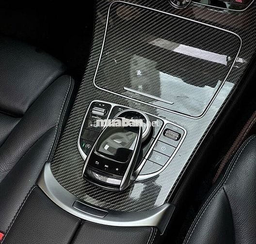 Mercedes C Class C300 AMG 2017  xe đi ít, màu đẹp