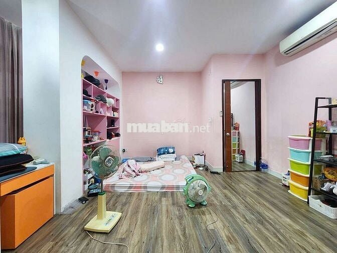 Căn góc đường số Tân quy ngang 5 ,4 tầng lầu ,giá:14,9 tỷ thương lương