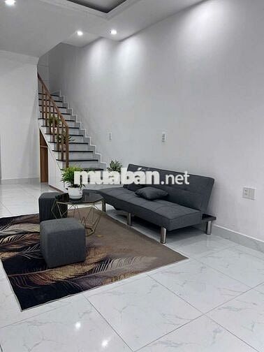 Nhà 1 trệt 1 lầu, 2 phòng ngủ, diện tích 32m2, pháp lý chuẩn