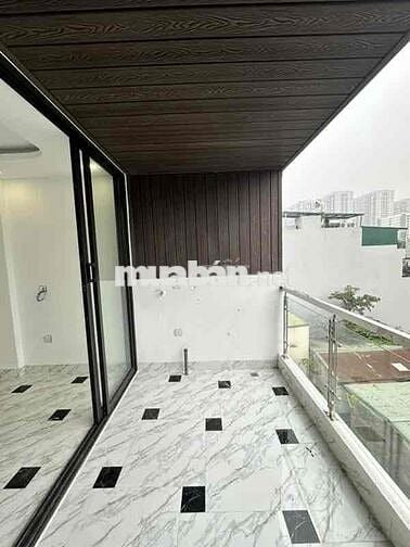 Nhà Phố Dương Văn Bé tìm chủ đầu tiên. Ô tô đỗ