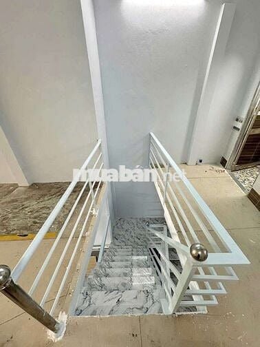 Bán nhà trệt lầu đường huỳnh cương