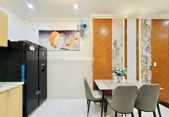 Bán gấp nhà mặt phố Hồ Văn Cống, giá chỉ 3,6 tỷ, 150m2, 3PN, 4WC, full