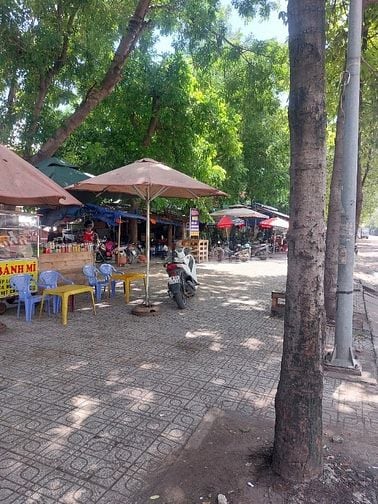Bán gấp lô đất 2 mặt tiền đường đối diện cổng cảng C cát lái.Quận 2.