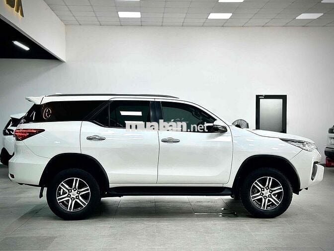 TOYOTA FORTUNER 2.4L DẦU 4x2 AT SIÊU ĐẸP