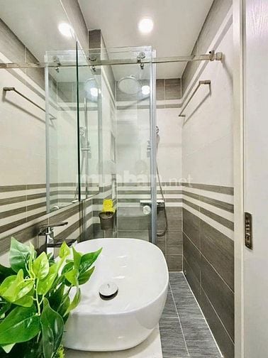 Bán gấp nhà mặt phố Hồ Văn Cống, giá chỉ 3,6 tỷ, 150m2, 3PN, 4WC, full