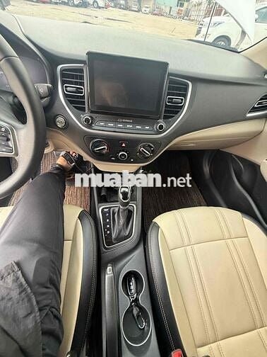 Hyundai Accent 2023 1.4 AT - 63000 km