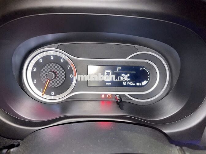 Hyundai Grand i10 2022 1.2 AT - 12000 km màu đồng