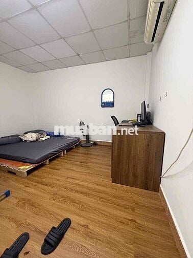 Nhà thuê Nguyên căn Trệt ,lầu -30m