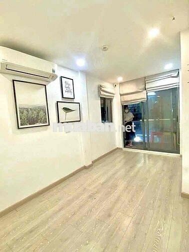 Cho thuê nhà MT HBG Trần Hưng Đạo, P Cô Giang Q1