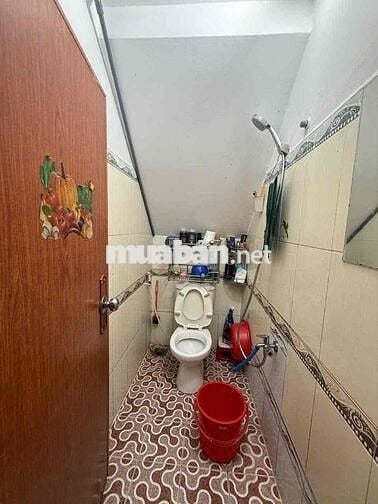 Nhà thuê Nguyên căn Trệt ,lầu -30m