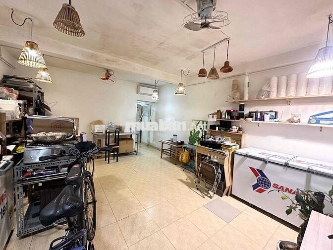 Sang mặt bằng kinh doanh Võ Văn Tần Q3