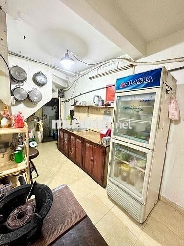 Sang mặt bằng kinh doanh Võ Văn Tần Q3