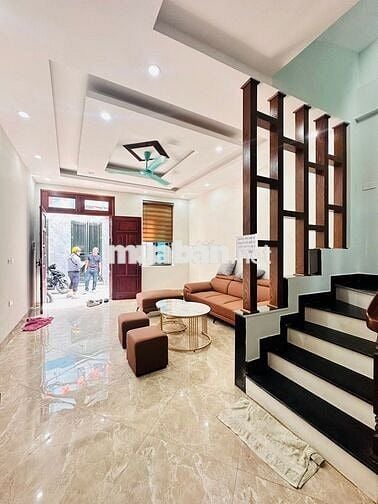 Phân Khúc 7 tỷ Tỷ Cầu Giấy -30m2 5 Tầng Dân Xây - Mặt Tiền 4m