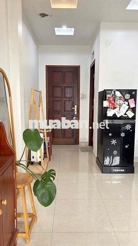 CĂN HỘ BAN CÔNG FULL NỘI THẤT QUẬN 1 GẦN KÊNH NHIÊU LỘC
