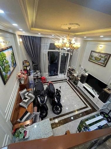 NHÀ PHỐ GIÁ TỐT HƠN THỊ TRƯỜNG 15% BÁN CĂN LÝ CHÍNH THẮNG Q3 GIÁ 8 TỶ