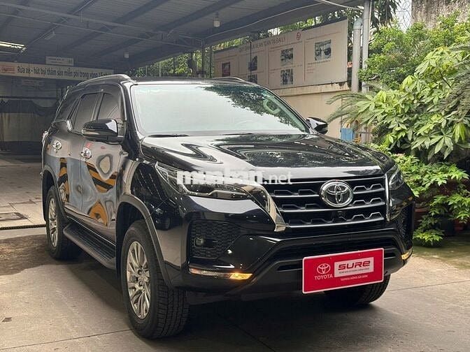 Fortuner 2.7V 4x2 AT 2024  - 2.700 km - Còn Giảm
