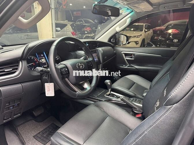 Fortuner 2.7V 4x2 AT 2024  - 2.700 km - Còn Giảm