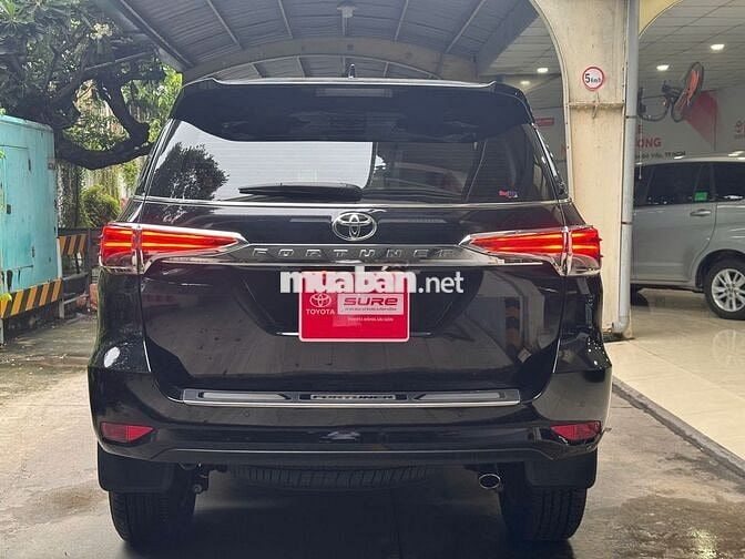 Fortuner 2.7V 4x2 AT 2024  - 2.700 km - Còn Giảm